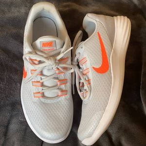 EUC Nike Lunarconverge sz 7Y